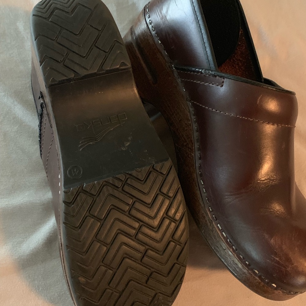Dansko clogs size 41 or US 10 dark brown